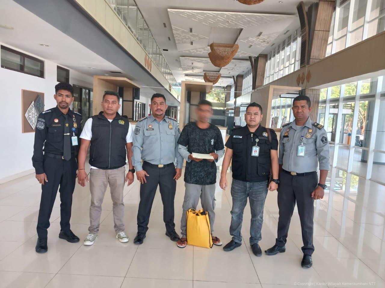 Hanyut ke Perairan Indonesia akibat Cuaca Buruk, Imigrasi Kupang Fasilitasi Kepulangan Nelayan Timor Leste Kembali ke Negaranya