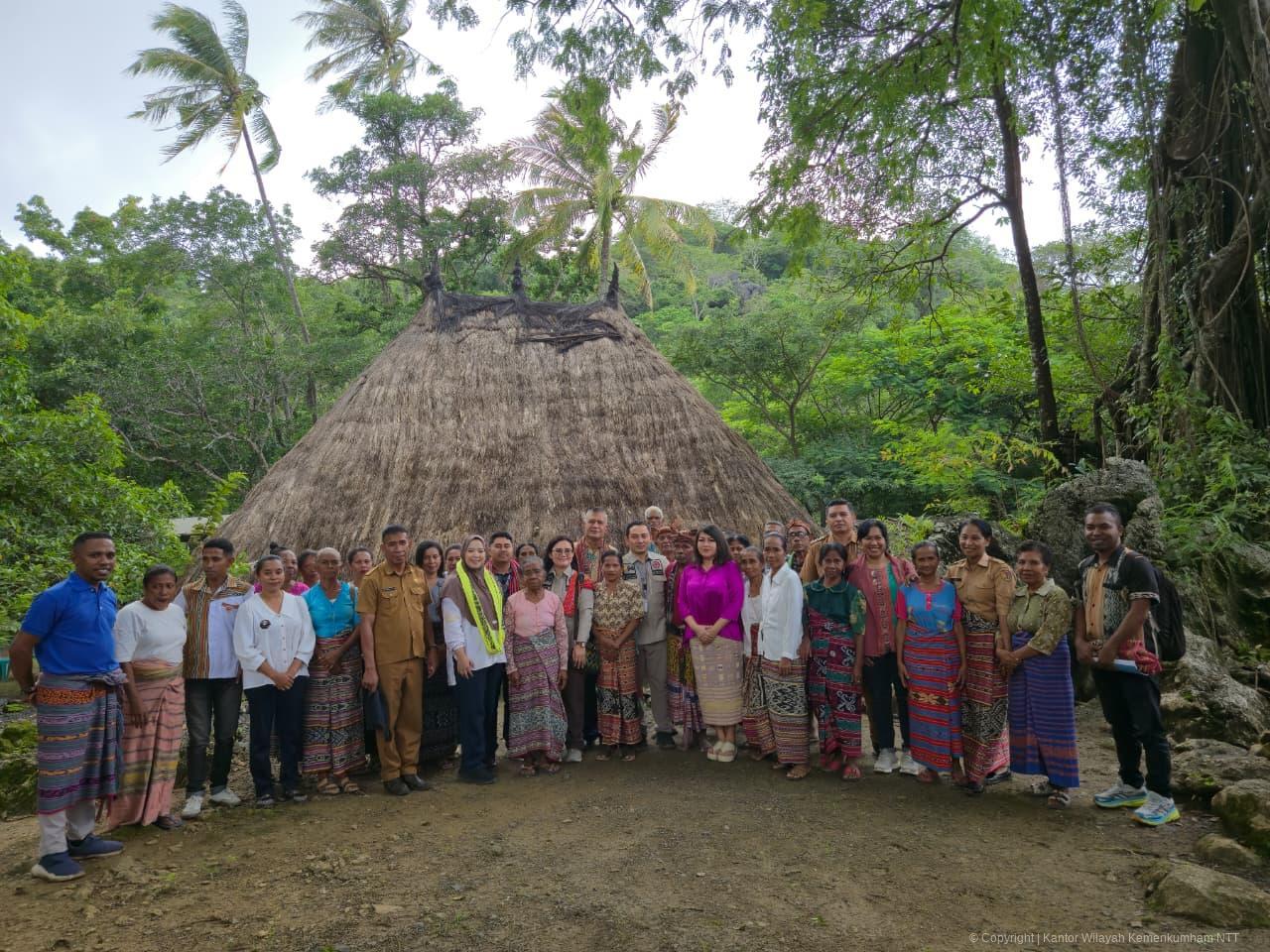 Lindungi Warisan Budaya, Kanwil Kemenkum NTT Dampingi Pemeriksaan Substantif IG Tenun Belu