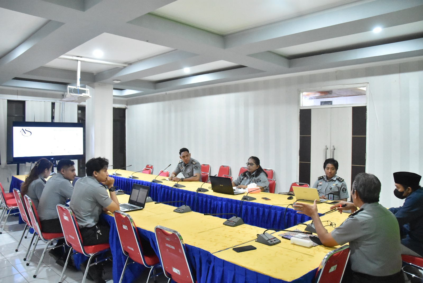 foto samping rapat analisa survei